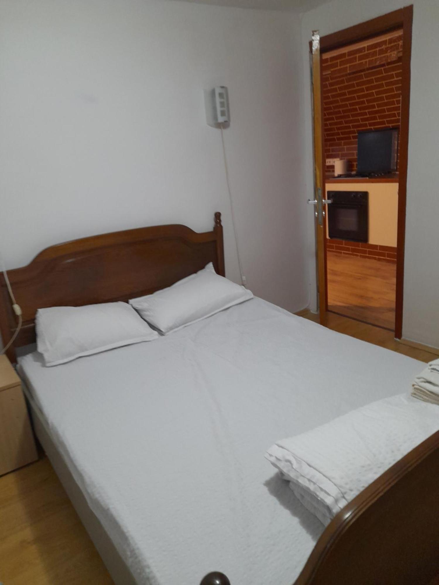 דירות קלוז'-נאפוקה Garsoniera Sic Zona Terapia Zona Linistita La Casa Cu Parcare מראה חיצוני תמונה